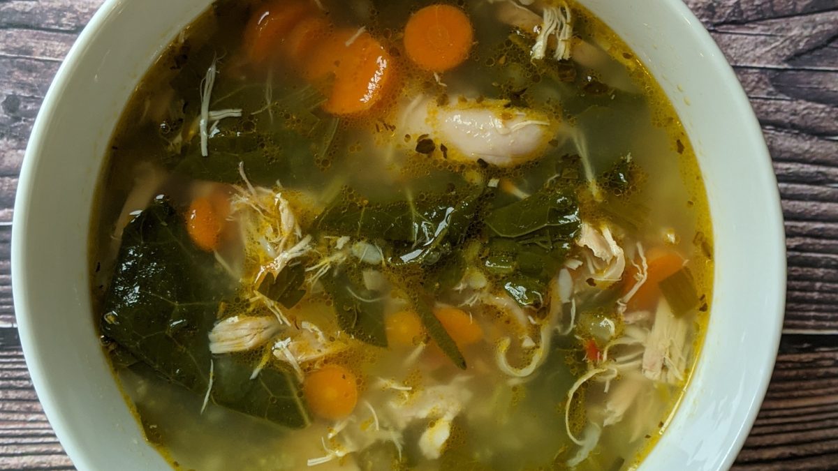 Low-FODMAP loaded veggie soup bowl